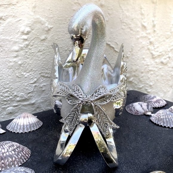 Large Silver Glitter Swan Sleigh - Picture 8 of 11